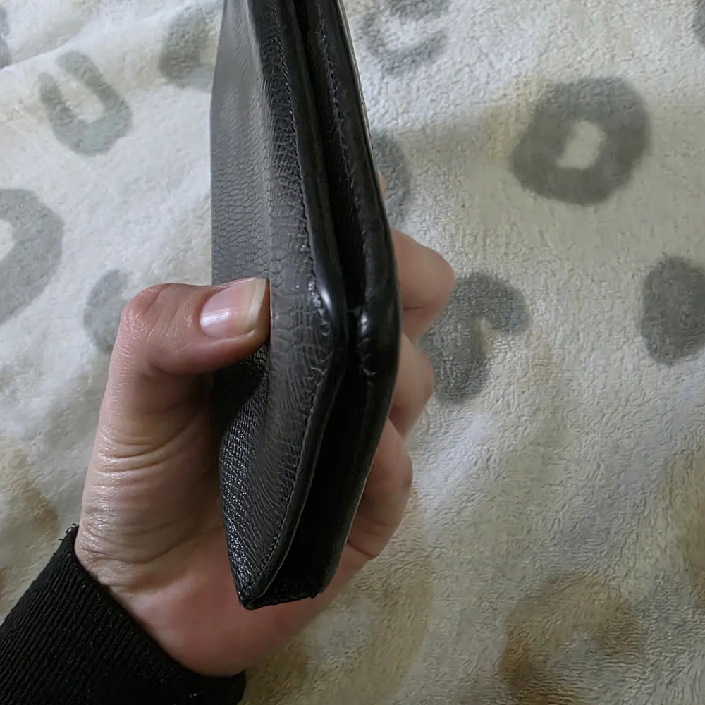 Louis Vuitton Brazza Wallet Black Taiga Leather COA Included - Picture 5 of 16